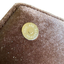 Load image into Gallery viewer, Leopard 13&quot; Laptop Clutch
