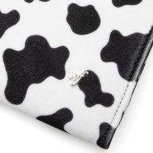 Load image into Gallery viewer, Moo Moo 13&quot; Laptop Clutch
